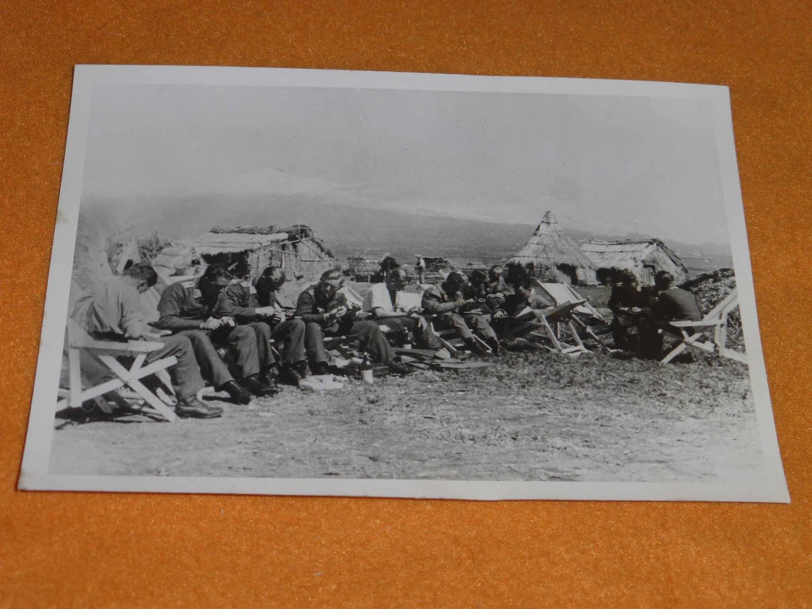 Deutsche Luftwaffe auf Sizilien in Italien 2.WK 1941 Landser bei der Mittagsrast