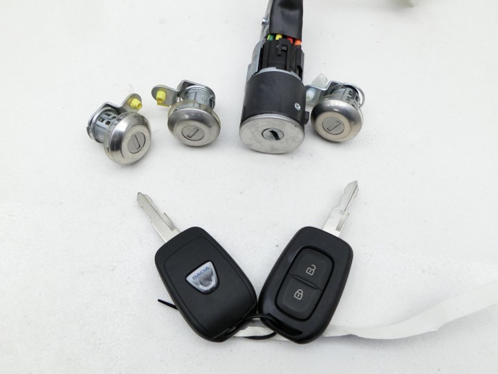 Dacia Spring BJ20 Zündschloss Schlüssel Schliesszylinder für Türen Dacia Spring BJ20 01.02.2021 gebraucht Vorschau 2