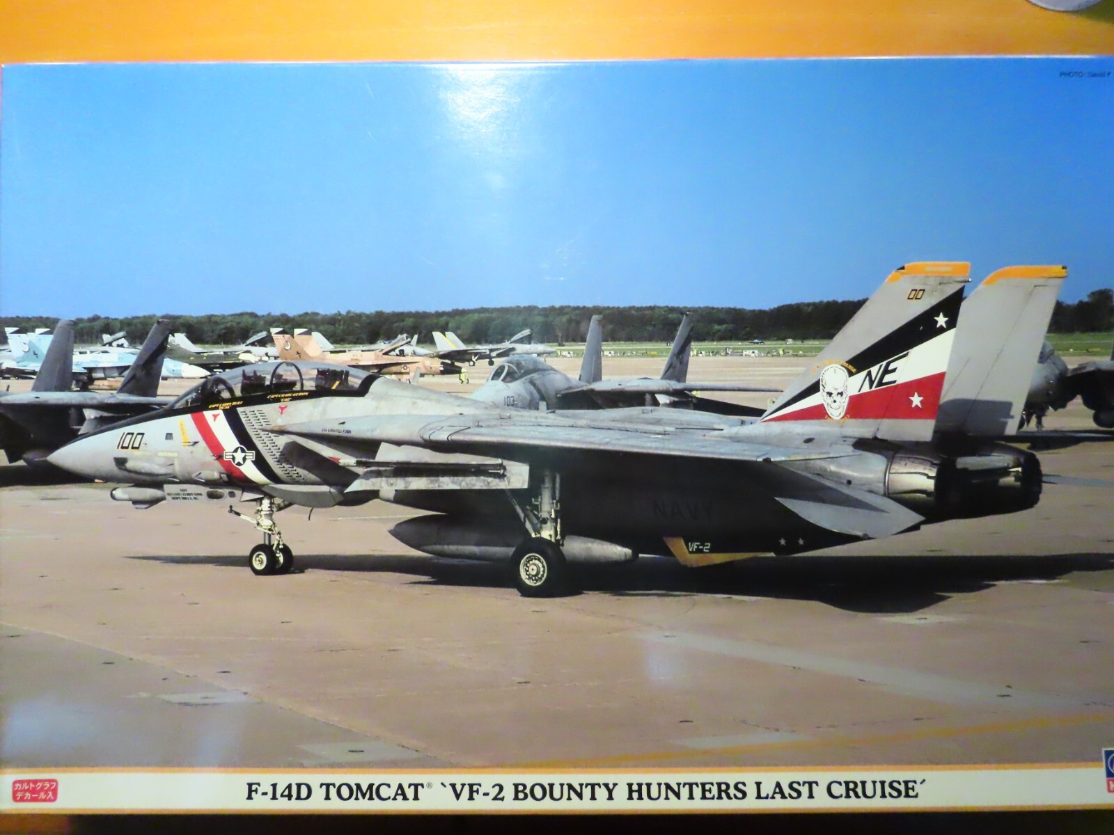 タミヤ1/48 F-14D VF-2バウンティ.ハンターズ仕様　完成品 タミヤ1/48 F-14D VF-2バウンティ.ハンターズ仕様 完成品