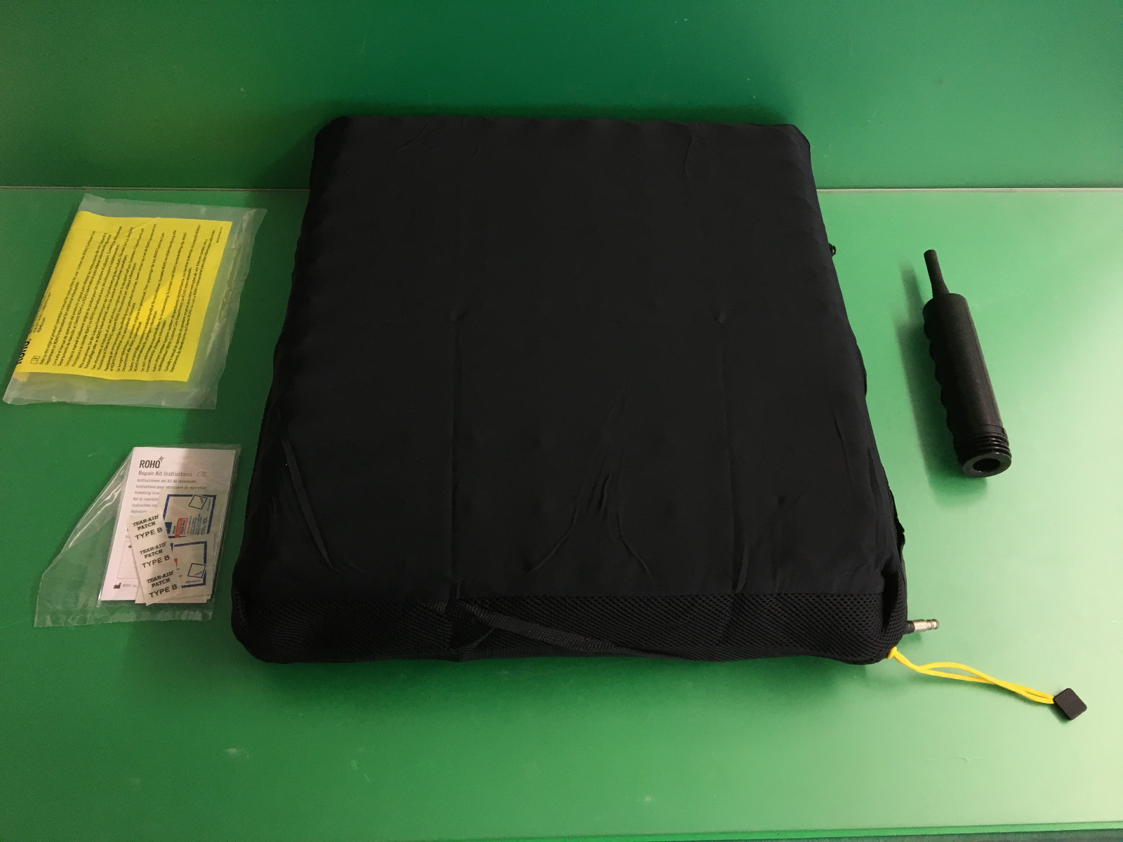 Roho Seat Cushion w/ Cover & Pump 18.25