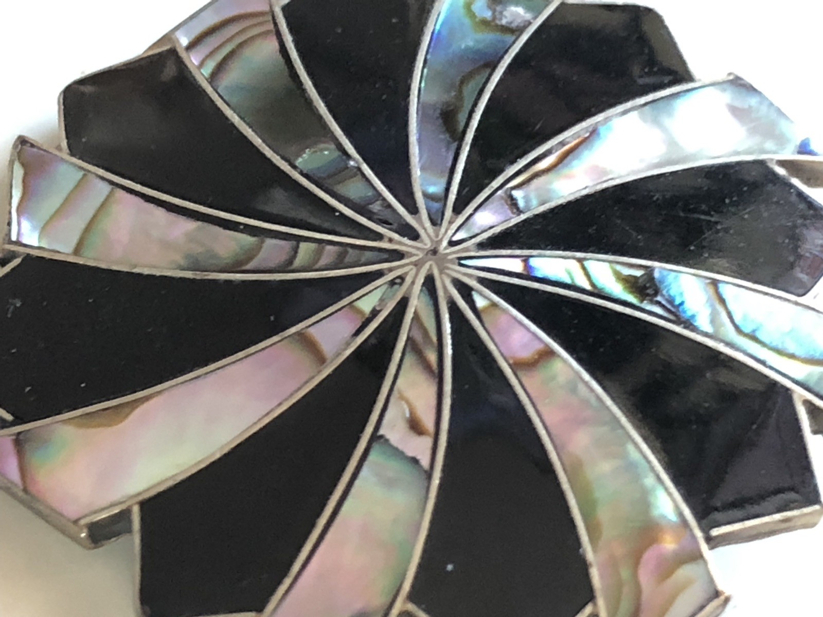 VTG ALPACA MEXICO SILVER ONYX ABALONE SHELL INLAID  BROOCH PENDANT PINWHEEL