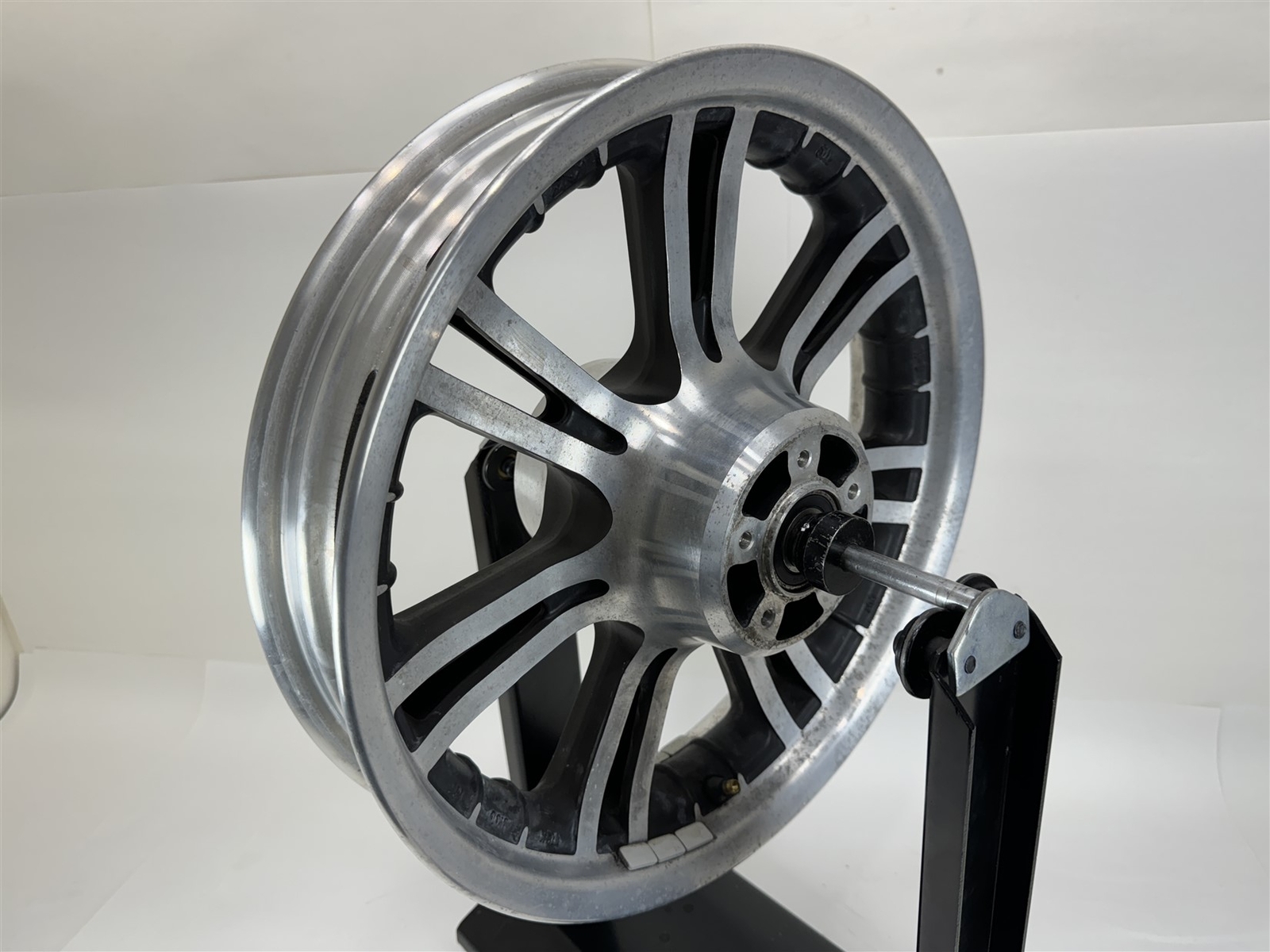Lilly　0603 2013 Harley-Davidson Tri Glide FLHTCUTG Front Wheel 16x3