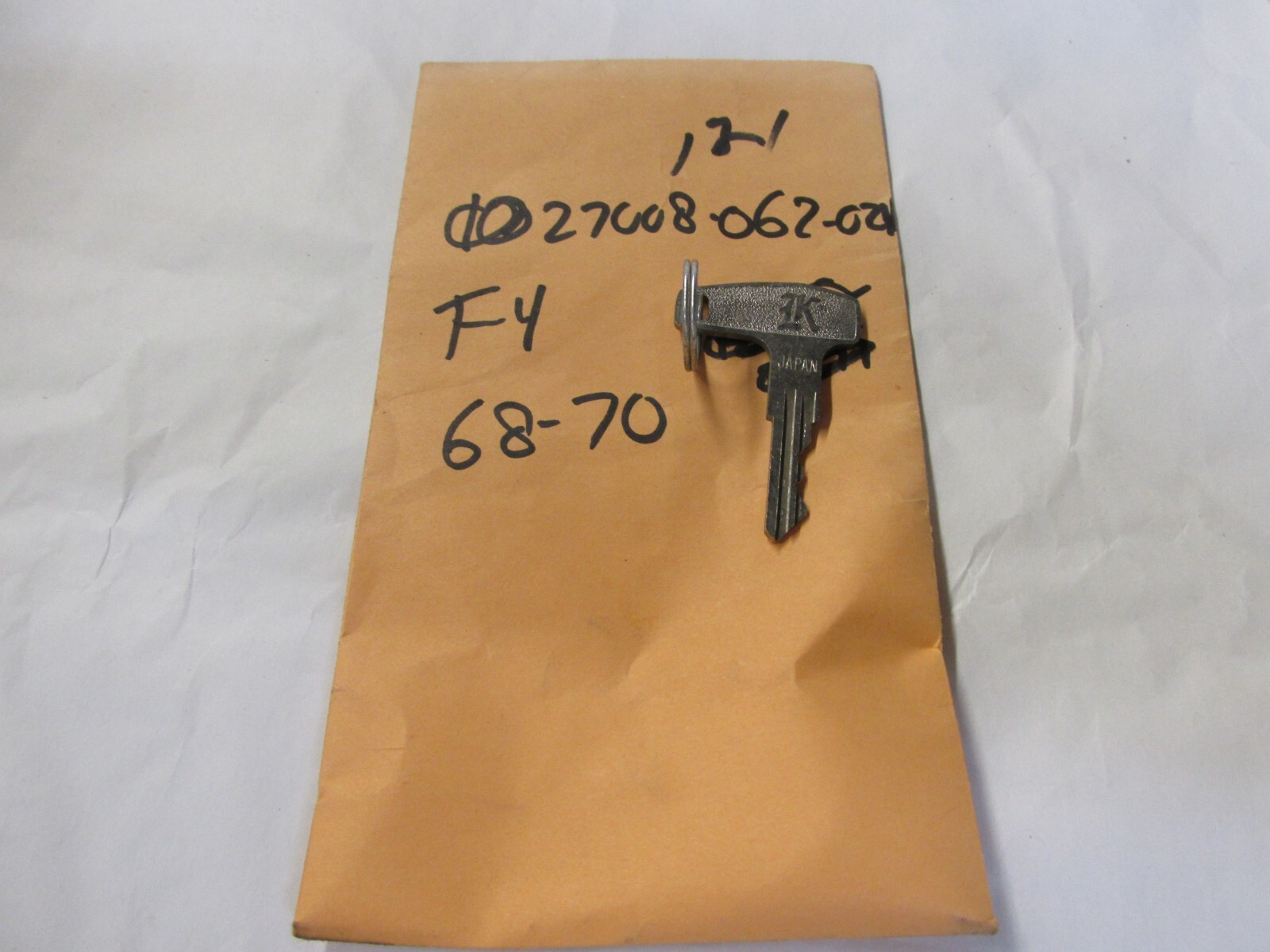 co-key様 Vintage Kawasaki OEM Factory Pre Cut Motorcycle Key # Z5921