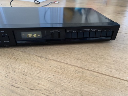 Akai At-a102 AM FM STEREO RADIO TUNER TESTED WORKING RARE