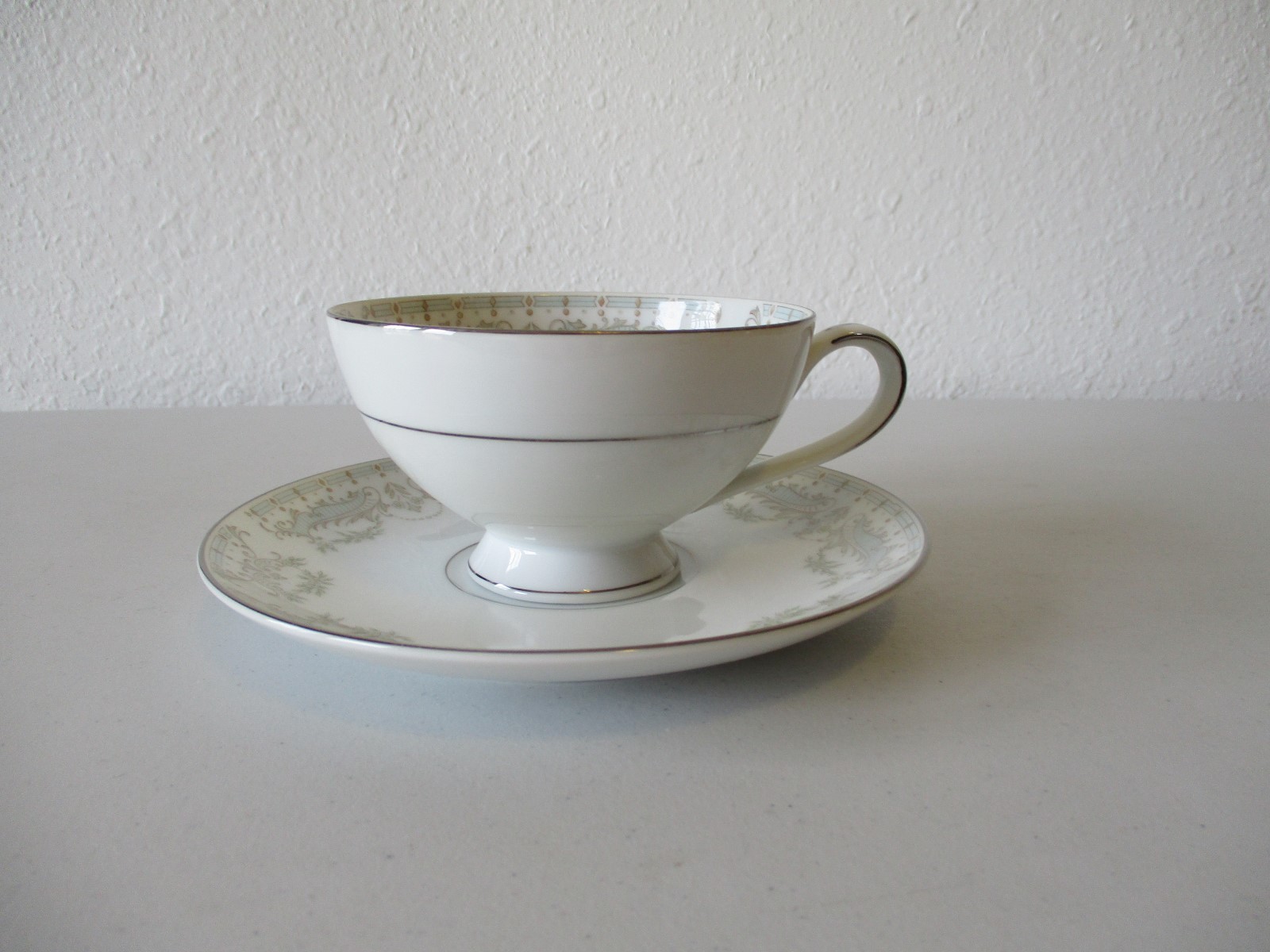 4 Mikasa Peyton 5509 Footed Cups & Saucers