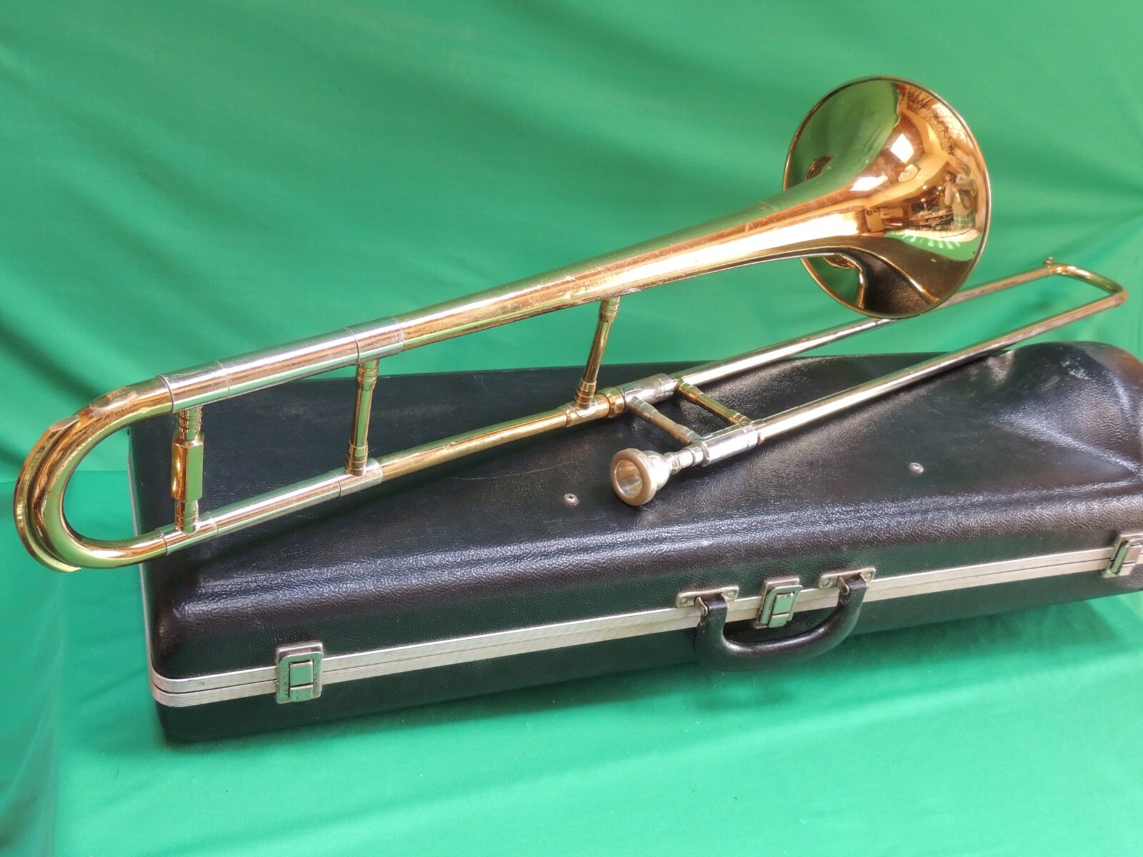 Getzen Capri Tenor Trombone🎵 w/ Mouthpiece & Original Case