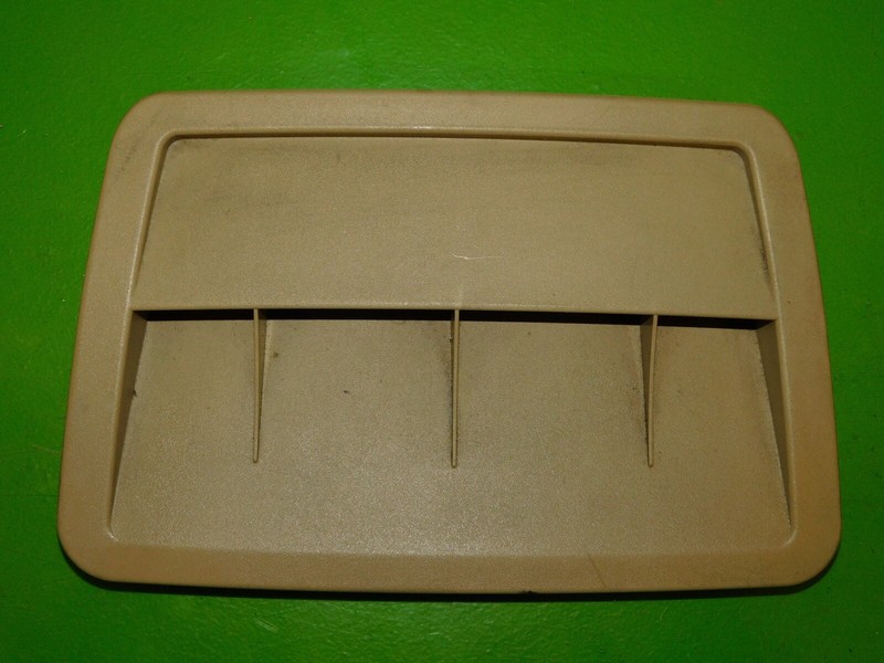 06-11 CLS 550 63 W219 OEM 2118310336 floor heat duct cover panel left OR right