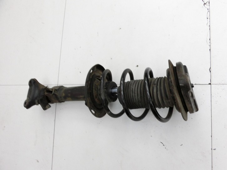 Mercedes W204 S204 C250 07-14 Kombi Stossdämpfer Federbein Vorne Rechts Mercedes W204 S204 C250 07-14 29.08.2013... Vorschau 2