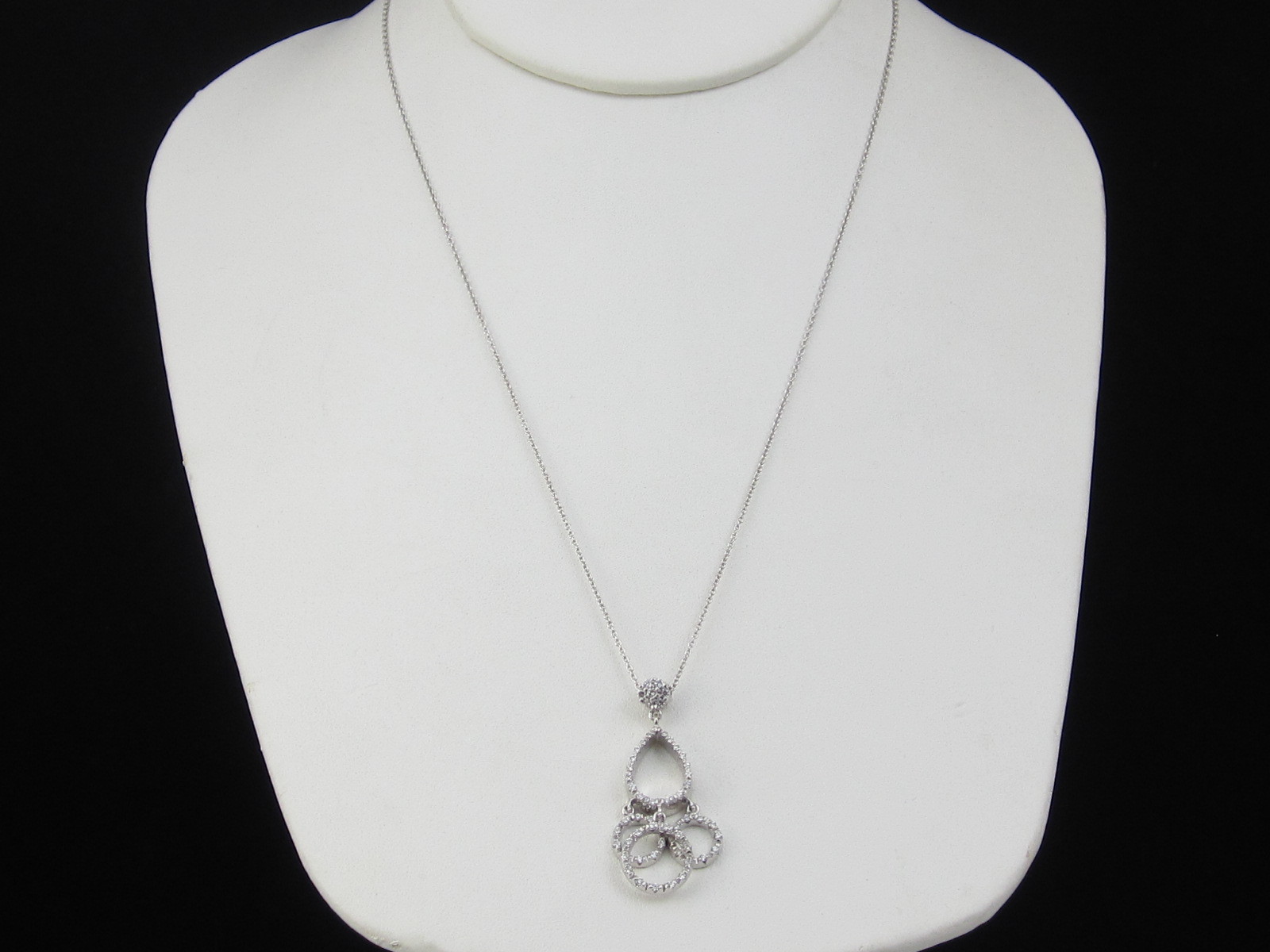 Diamond Necklace 18K White Gold Roberto Coin Fine Jewelry 17.75