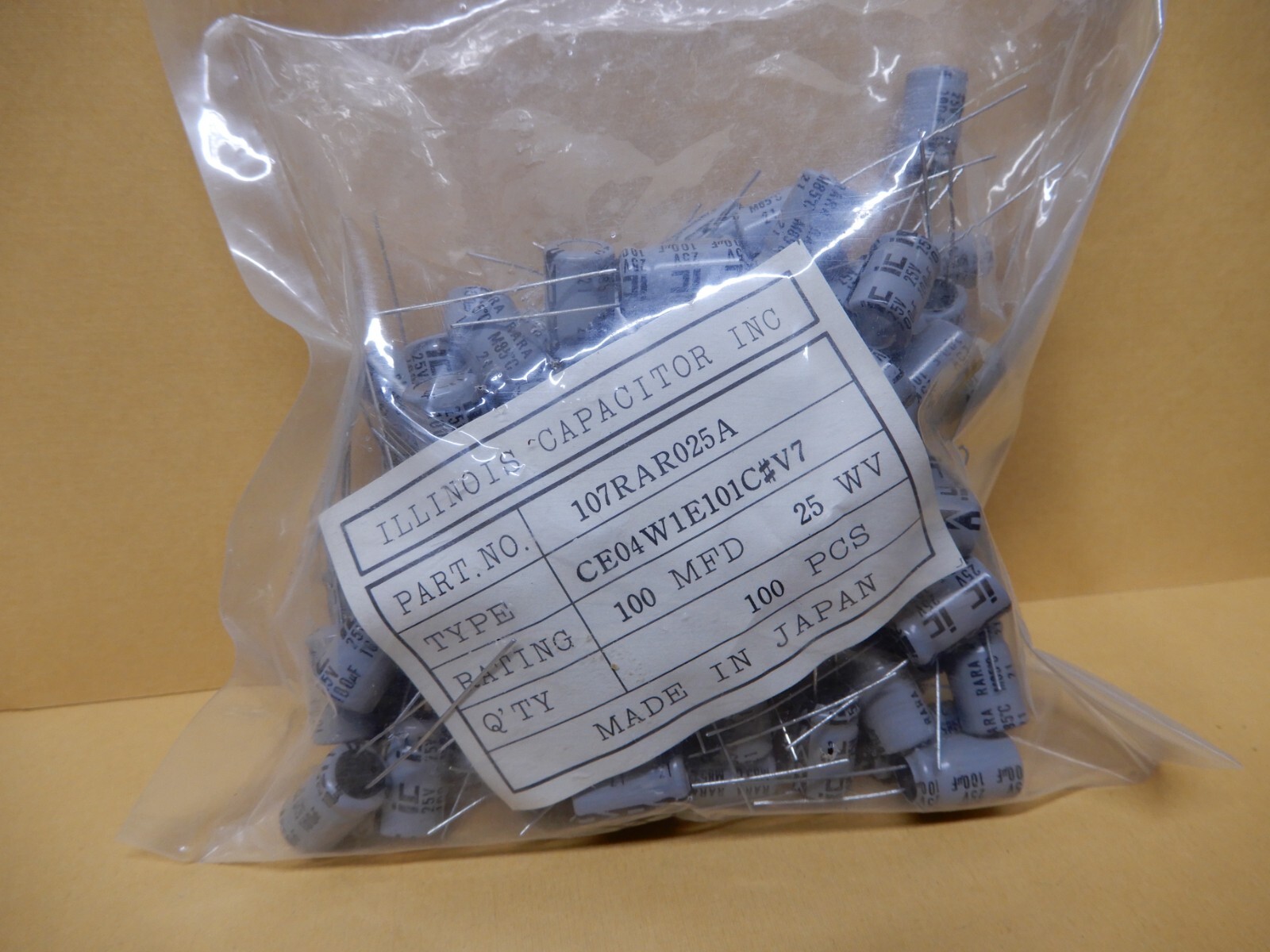 Illinois Capacitor 100uf 25V Electrolytic Capacitors Qty 100 107RAR025A
