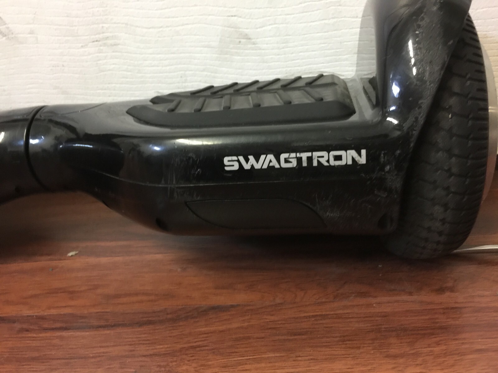 Swagtron 88570-2 T1 Electric Scooter Black