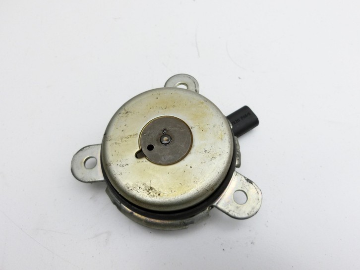 Ford Focus 3 III 11-15 1,0 74KW Nockenwellenverstellung Versteller Magnetventil Einlass Ford Focus 3 III 11-15... Vorschau 3