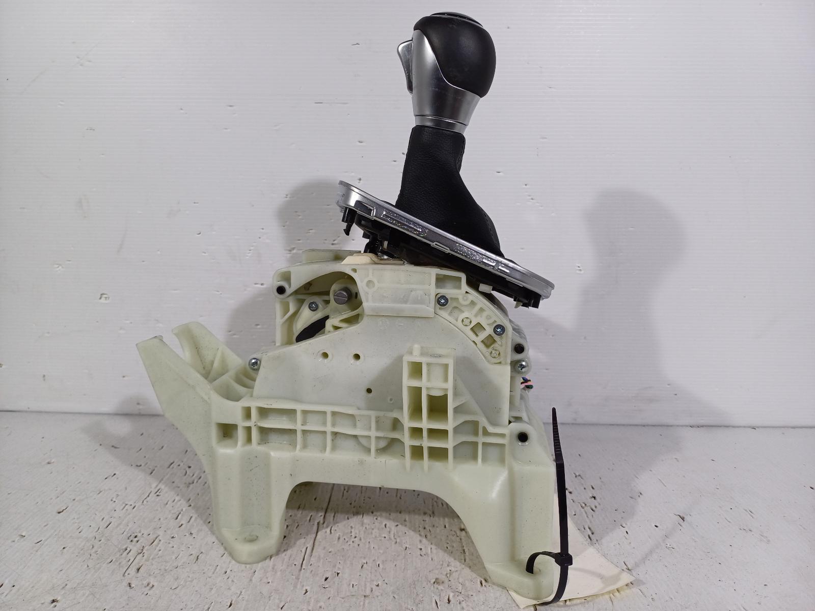 HYUNDAI I30 2017-2024 GEAR STICK/SHIFTER AUTO T/M, PD, 6 SPEED, HATCH, 03/17- - thumbnail 3