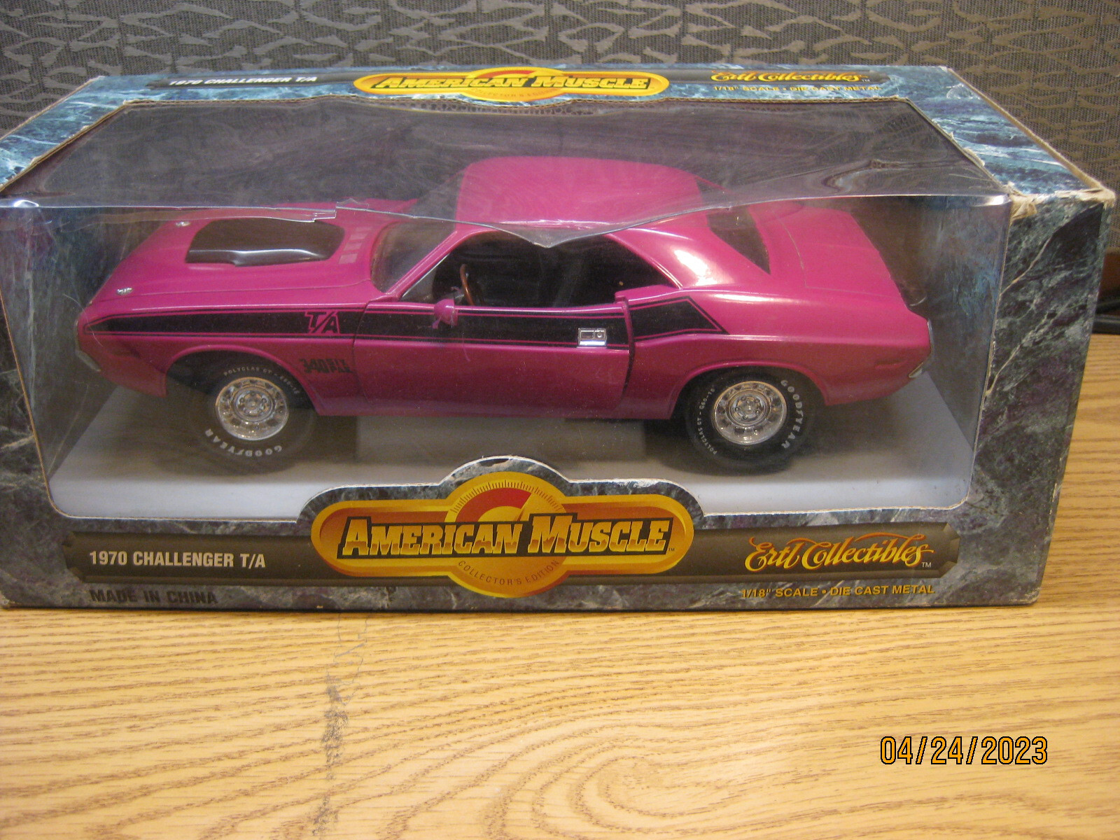 Ertlアーテル/'70 Dodgeダッジ SixPack Challenger Ertlアーテル/'70 Dodgeダッジ SixPack Challenger