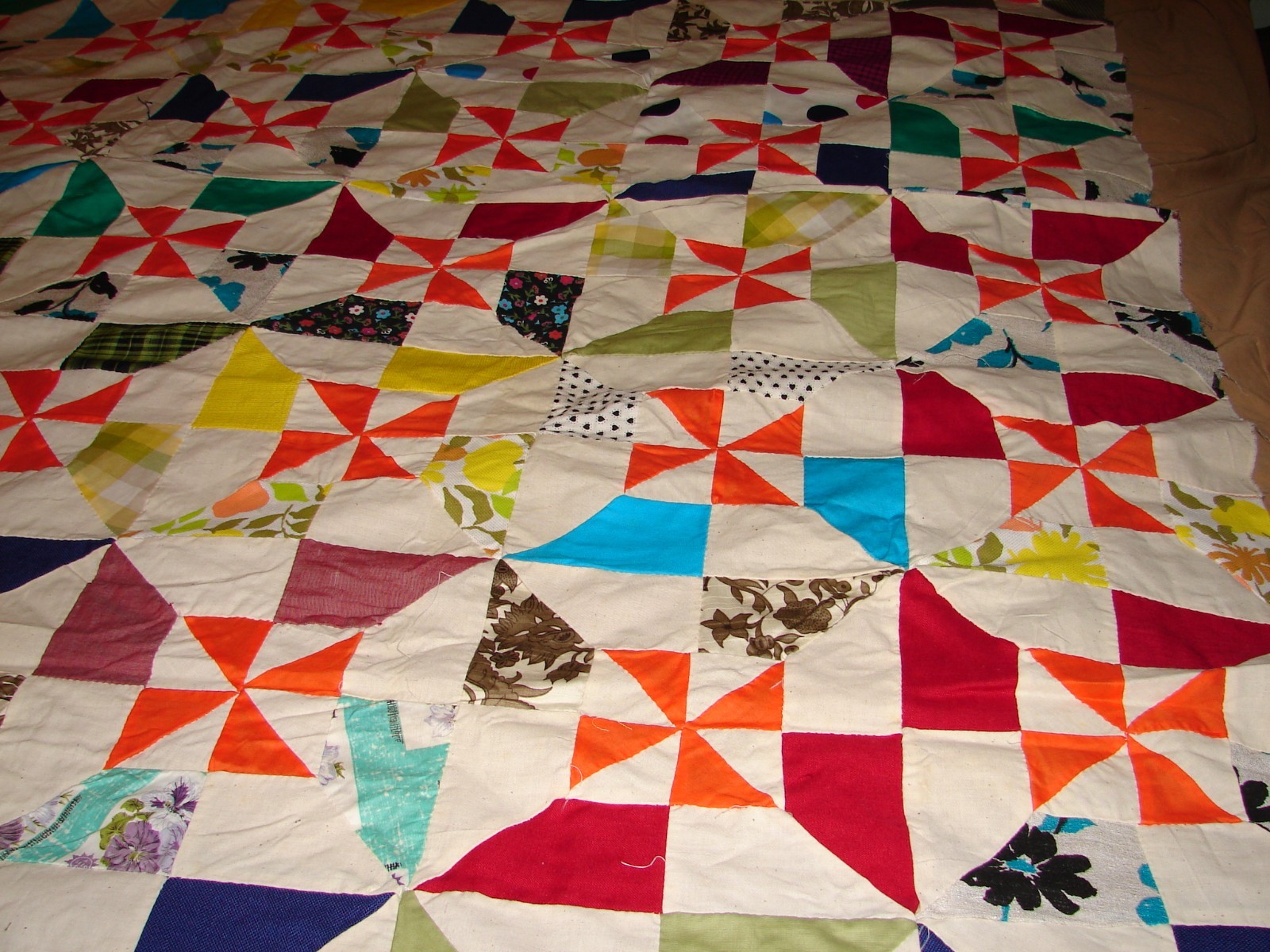 QUILT TOP ABSTRACT DESIGN