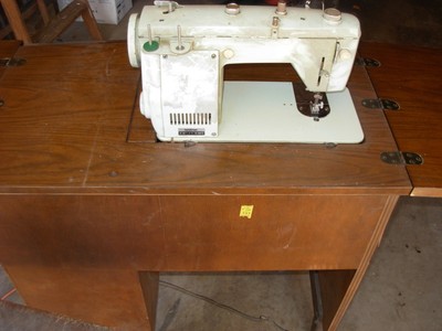 Vintage White Treadle Sewing Mechine