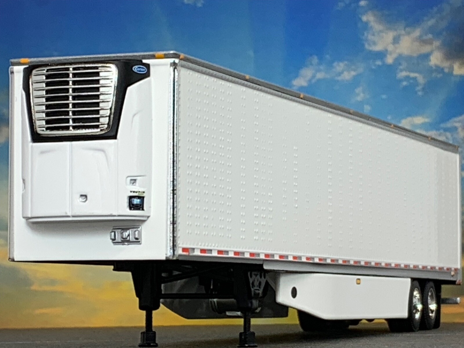 イタレリ Reefer Trailer 1/24 Amazon.com: AMT Reefer Semi Trailer 1:24 Scale Model Kit