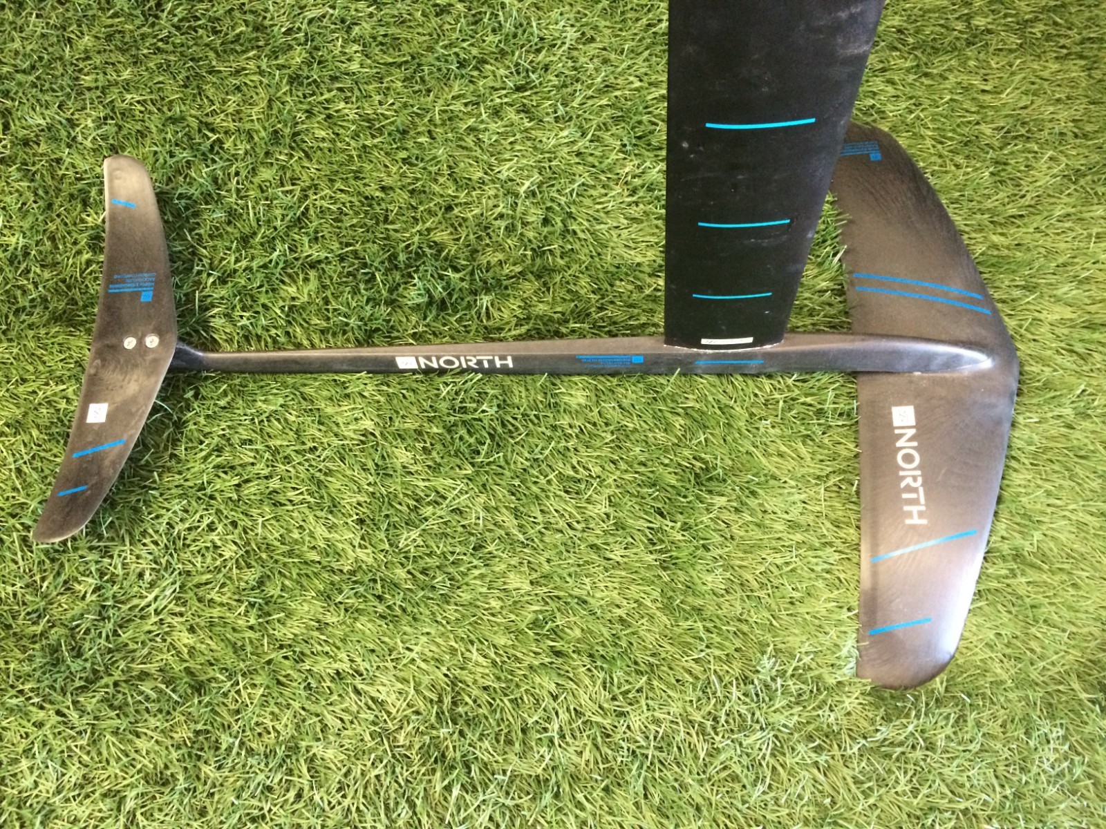 North Kite Foil complete with Base plate, Wings, Mast and Fuselage.