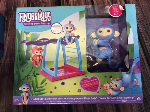 Fingerlings Jungle Gym Playset Aimee Coral Pink w/ Blue Hair & Monkey bar Liv