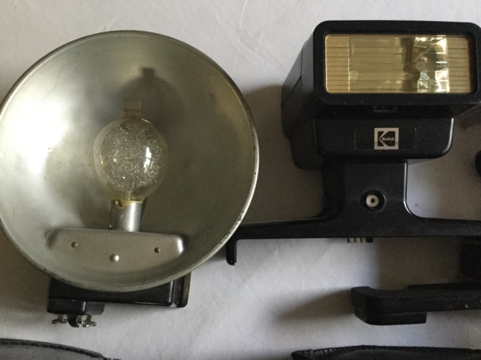 Lot Vintage Camera Lenses & Flashes, Canon, Kodak, Albinar, Pentax - Untested