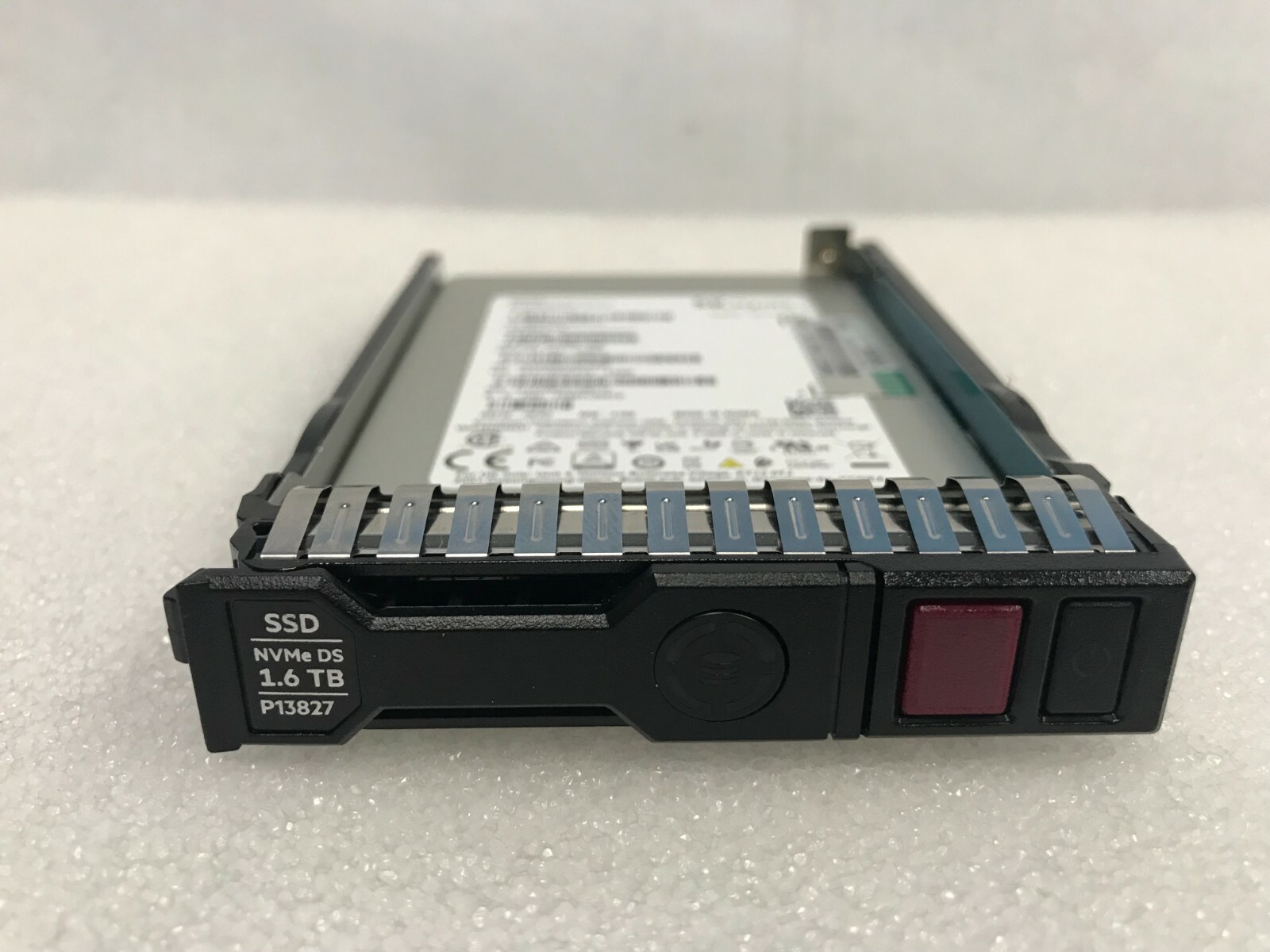 HPe P13827-001 1.6TB NVMe MU SC2 DS SSD 2.5