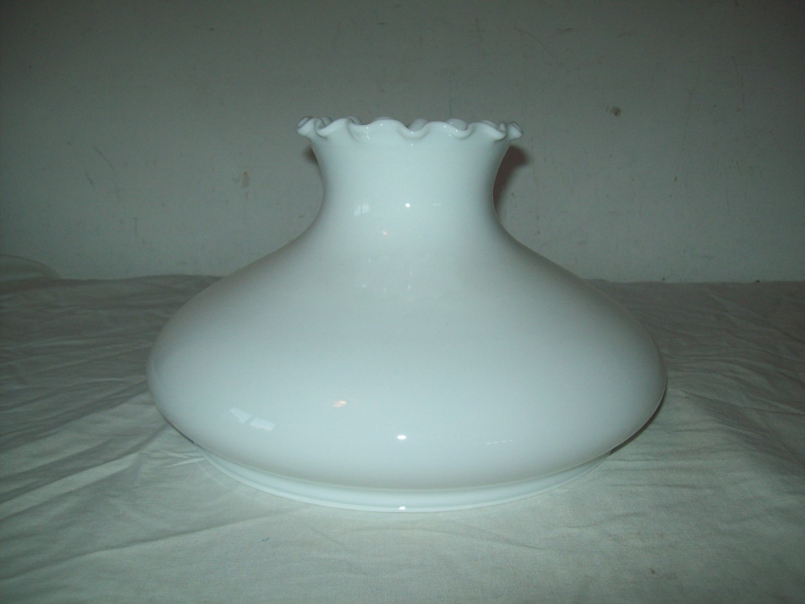 vintage  rufflled top milkglass banquet  oil lamp shade 9-3/4 