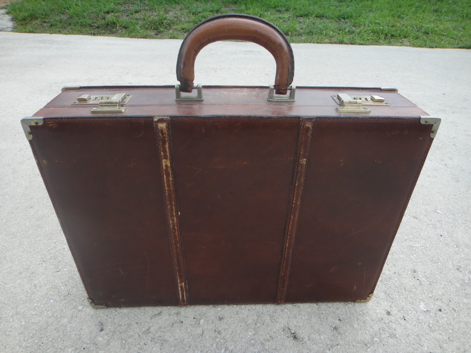 Vintage 1980s PRESTO Brown Leather Travel Briefcase 18 Vintage 1980s PRESTO Brown Leather Travel Briefcase 18