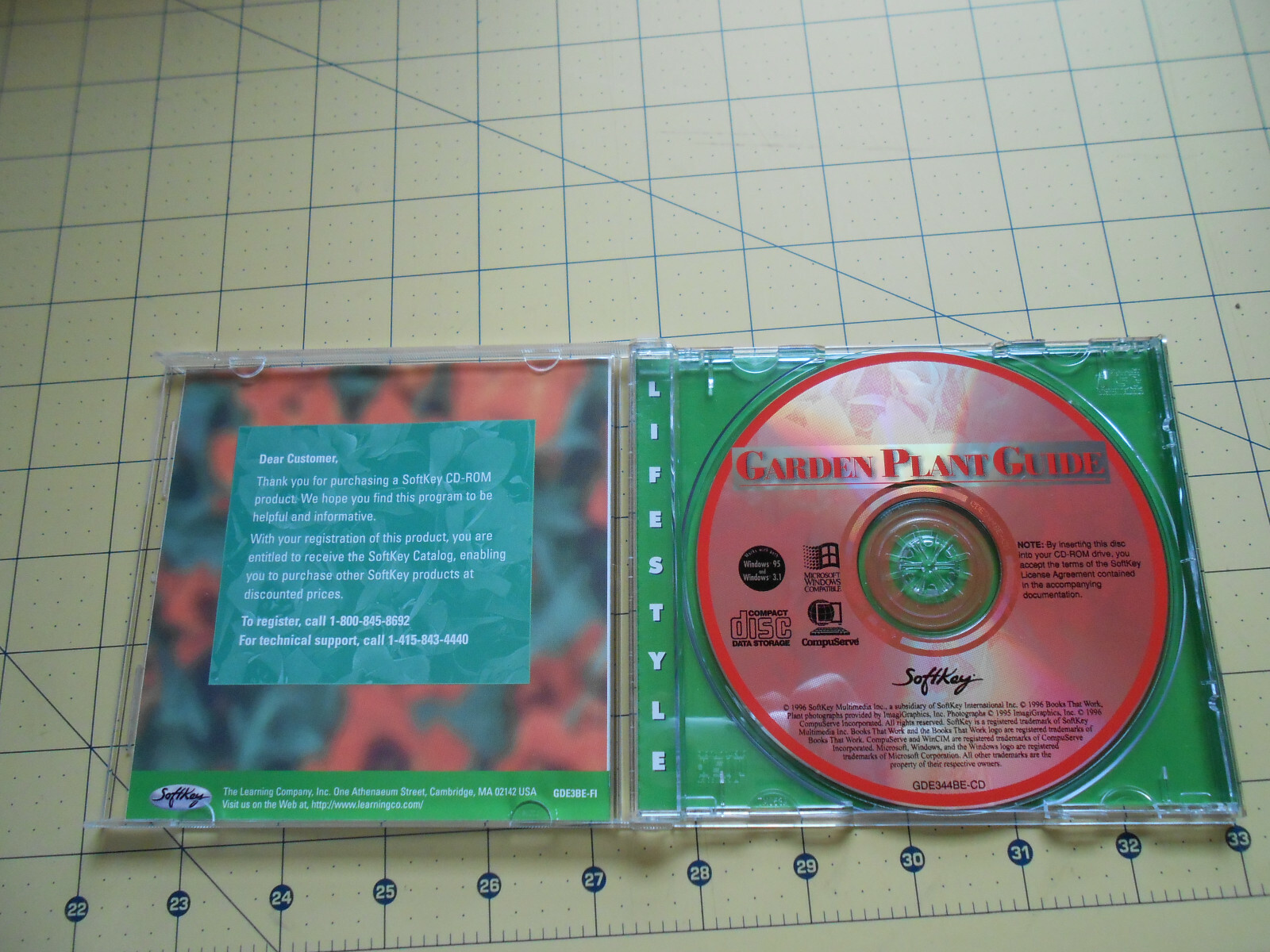 Garden Plant Guide  PC CD-ROM SoftKey 1995 Windows 3.1