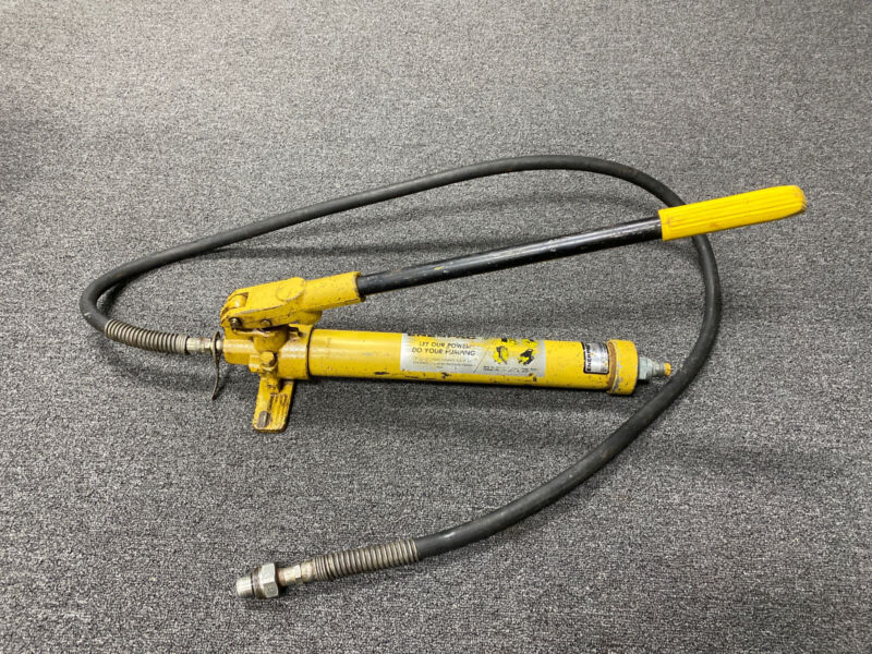 Enerpac P39 10,000 Psi/700bar Hydraulic Pump With 6ft Hose