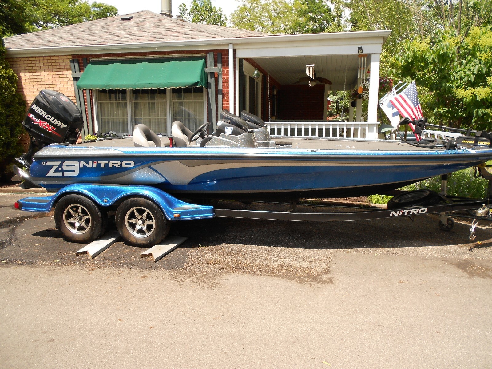 Tracker NITRO Z-9 Very Low Hours Excellent Condition