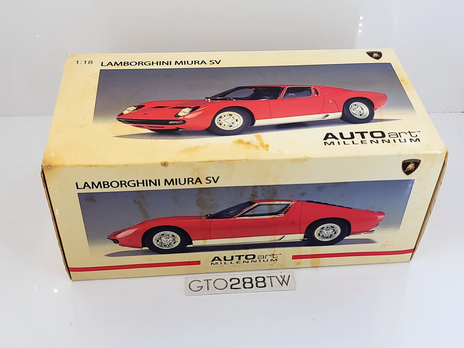 AUTOart 1:18 scale Lamborghini Miura P400 SV Red/Gold Side AUTOart 1:18 scale Lamborghini Miura P400 SV Red/Gold Side