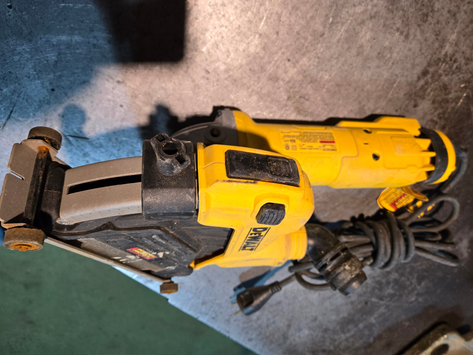 DeWALT DWE46123 13 Amps  4.5