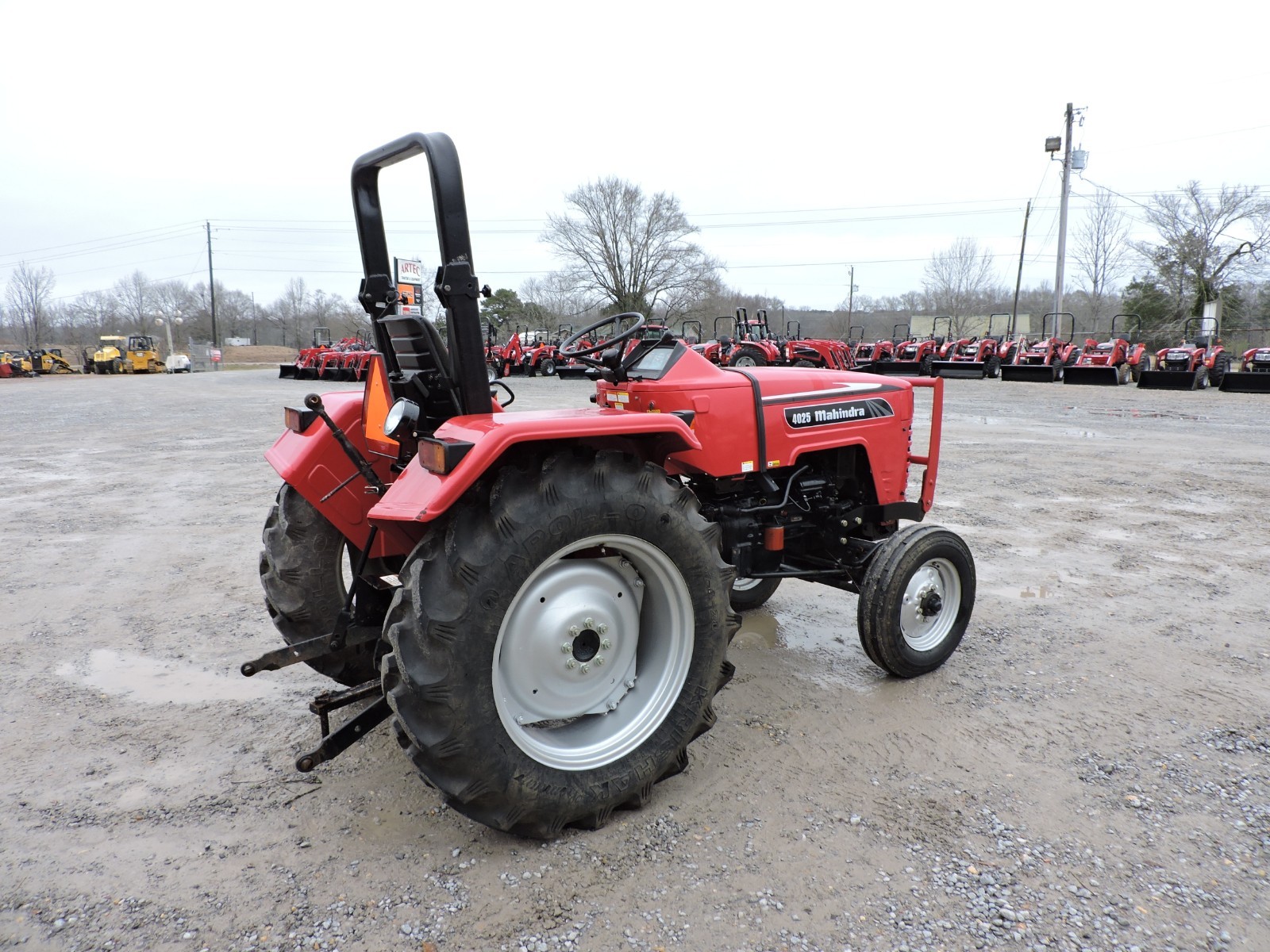 2013 MAHINDRA 4025 TRACTOR!!! - VERY GOOD CONDITION - VERY LOW HOURS!!!