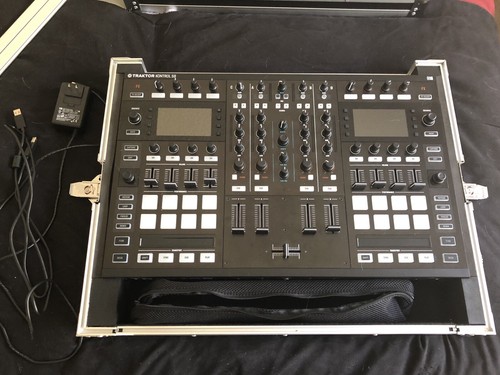 Native Instruments Traktor Kontrol S8 with Flight Case.