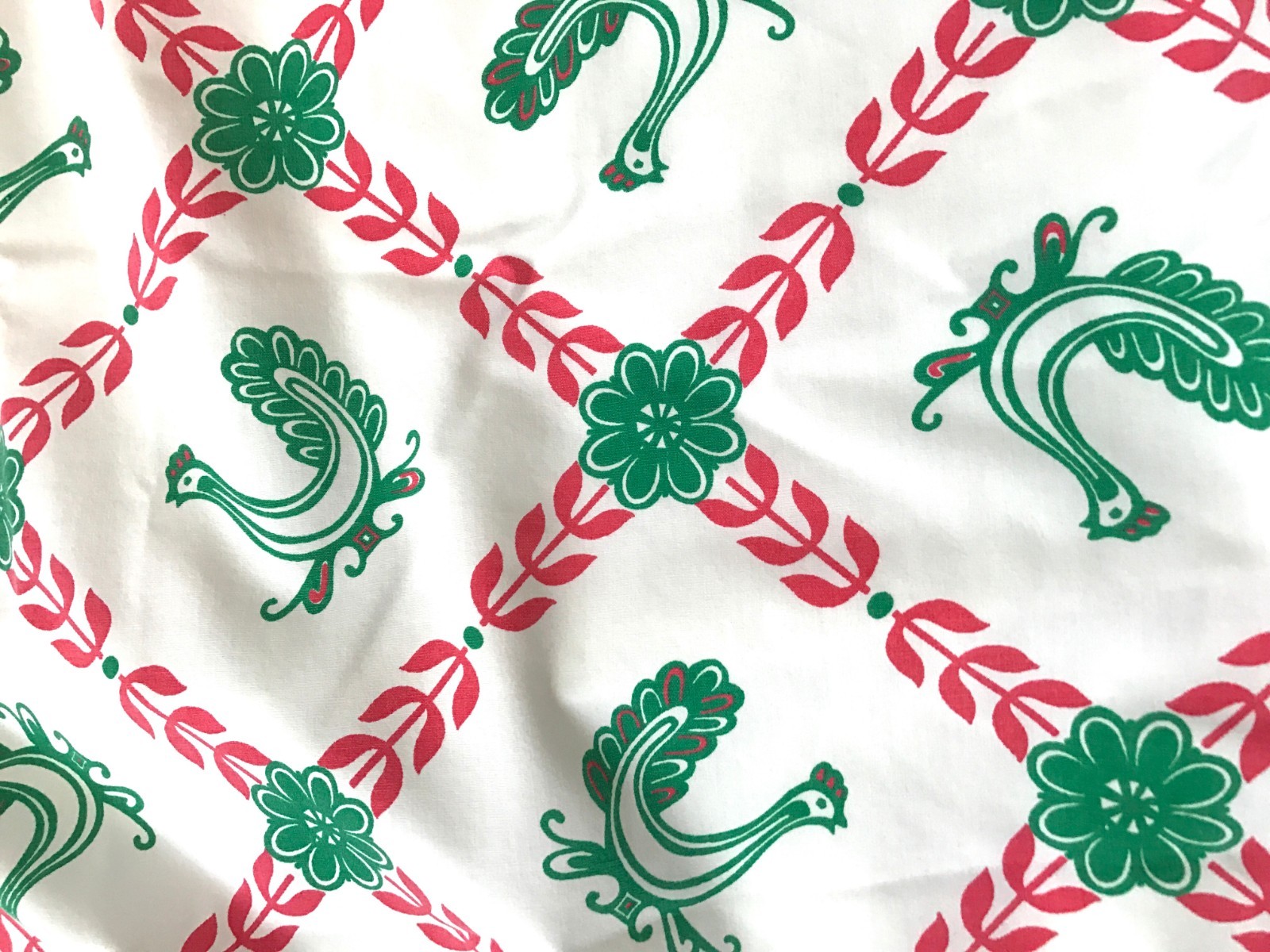 Vintage Novelty Print/Home Dec Fabric Red/Green Chickens Roosters Klopman Mills