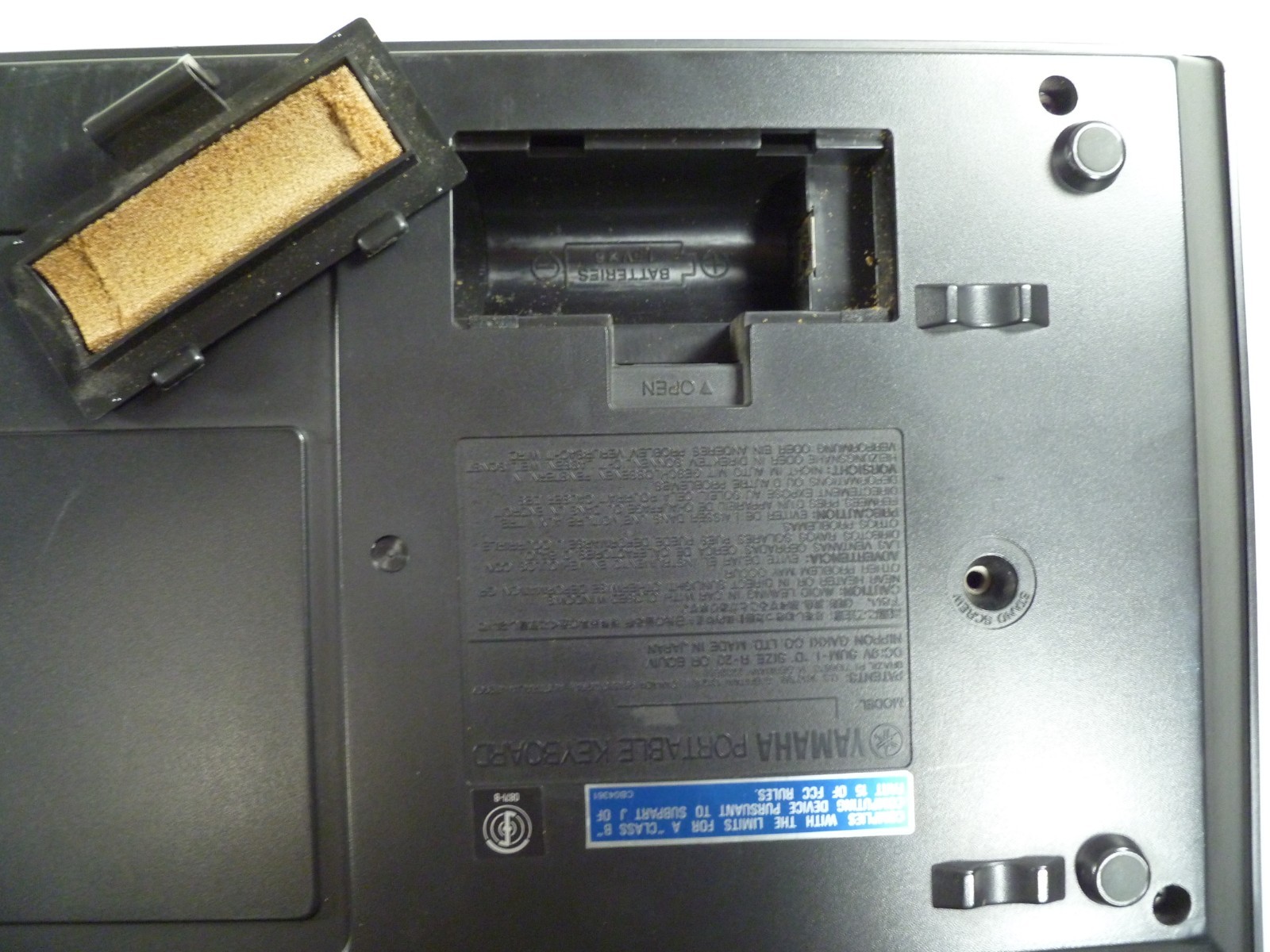 Vintage 1980s Yamaha PSR-11 49-Key Electronic Keyboard/Synthesizer Power Adapter