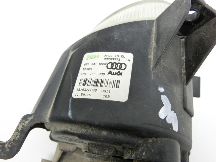 Audi A3 8P 08-13 Nebelscheinwerfer Links orig. Audi A3 8P 08-13 13.05.2008 8E0941699C 89203972 89210313 gebraucht Vorschau 4