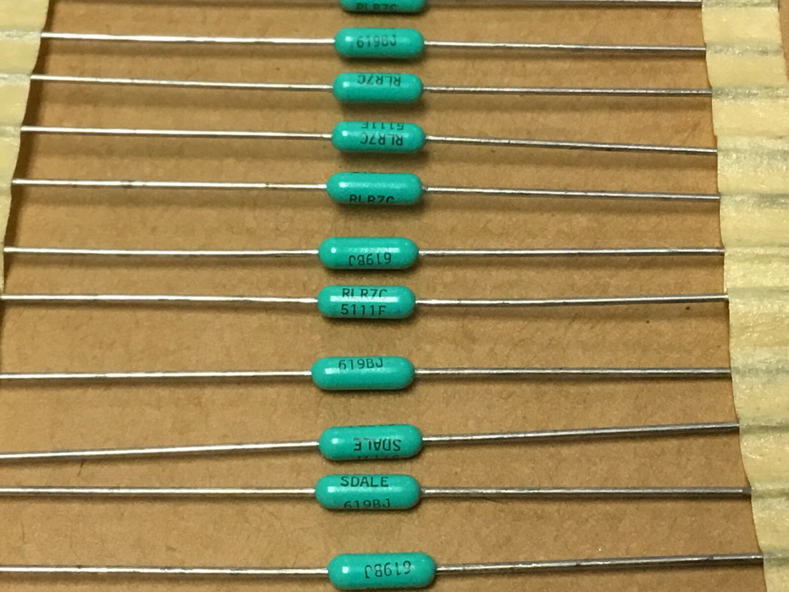 резистор 20ком 5вт. 2 ом 5 ватт. резистор 100-500 ом. 60 5 резистор. тво-60 200ом ±5% резистор.