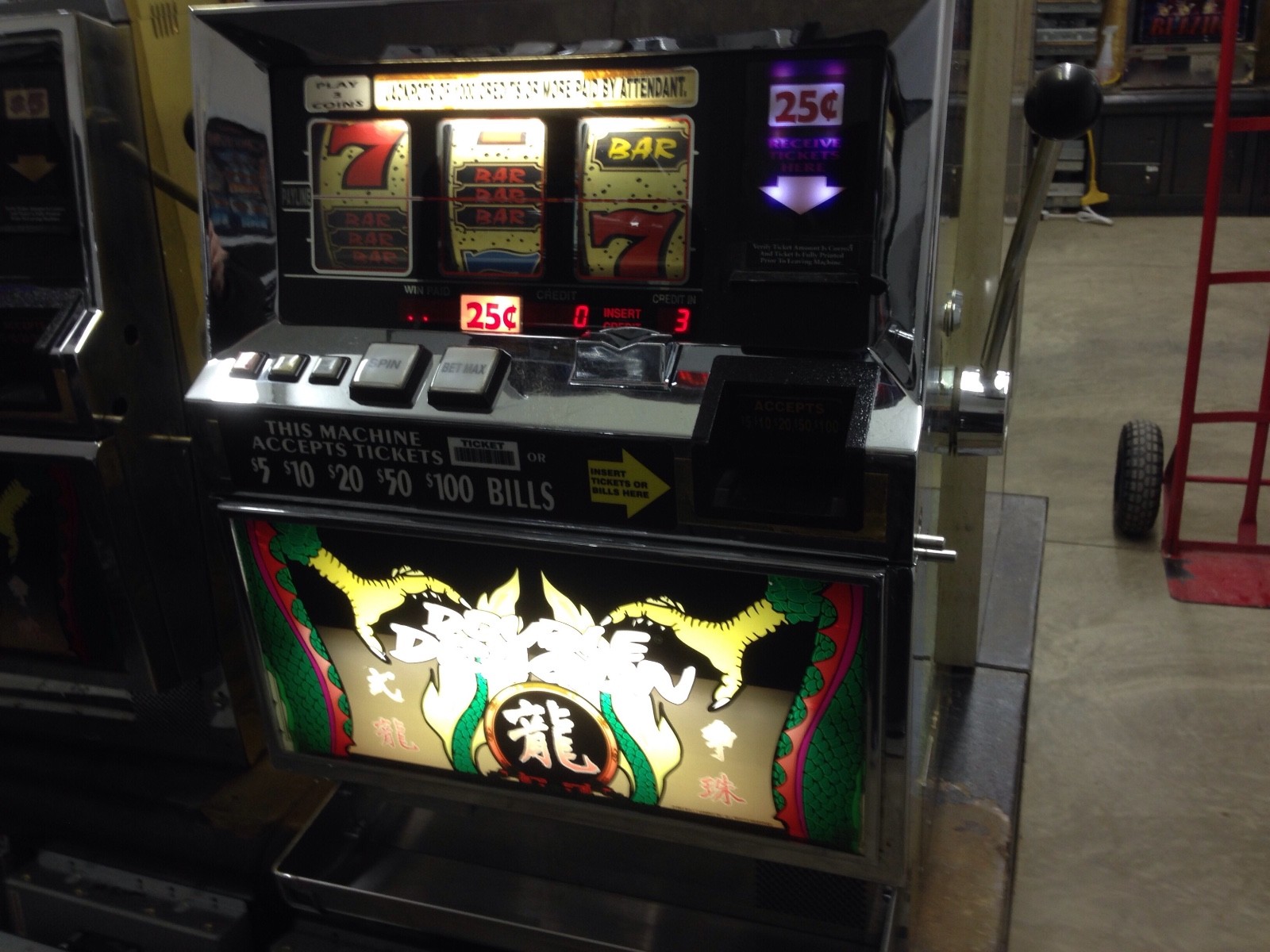 Bally 6000 Double Dragon progressive SLOT MACHINE