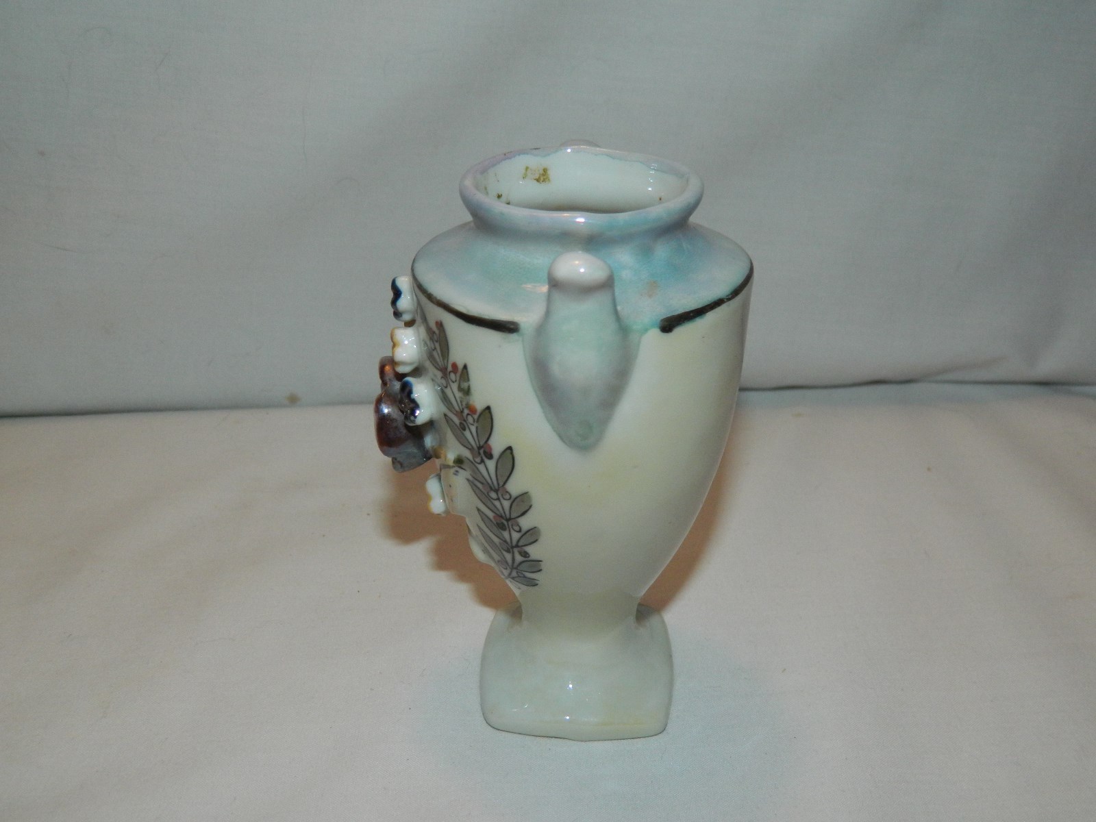 VINTAGE MINIATURE BLUE LUSTER & WHITE PORCELAIN URN  RAISED FLOWERS –JAPAN