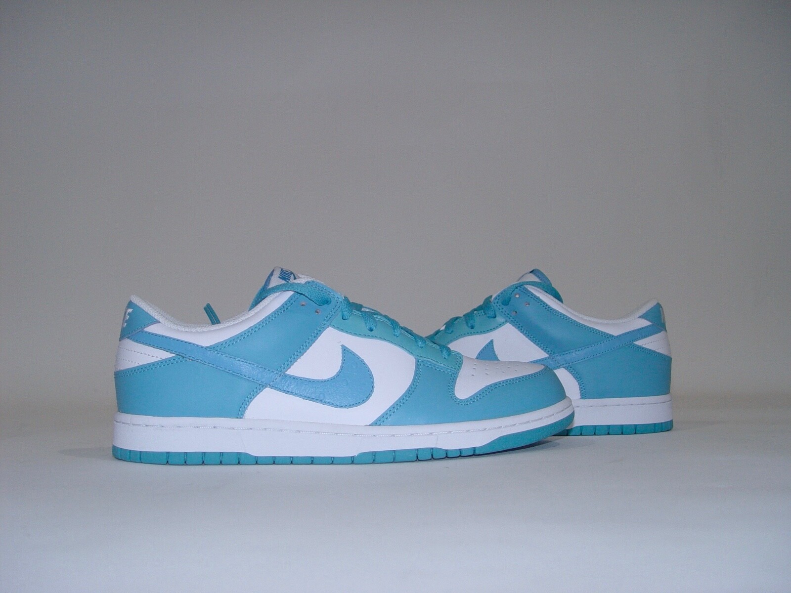 DS 2010 NIKE DUNK LOW PATENT LEATHER ANTHRACITE MELTED