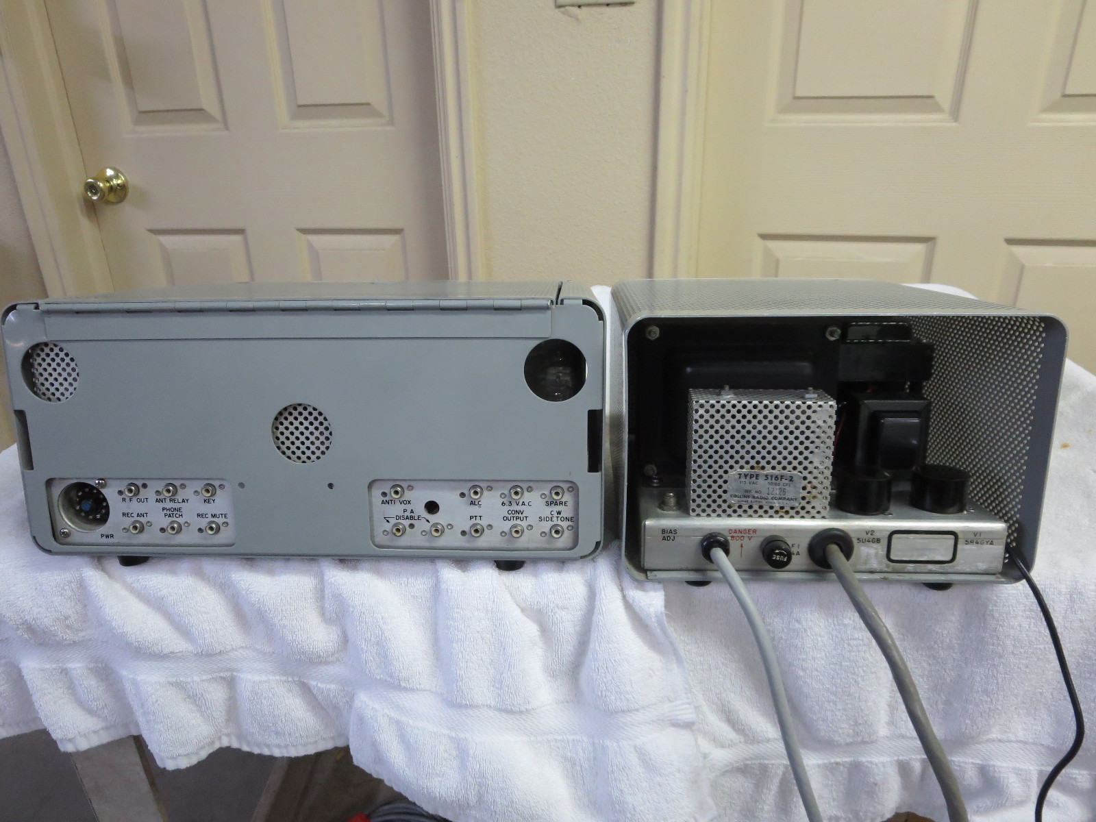 COLLINS 32S-1  TRANSMITTER WITH 516F-2 POWER SUPPLY/SPEAKER - WE