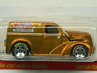 Series 2 Classics Anglia Panel Truck (gold)