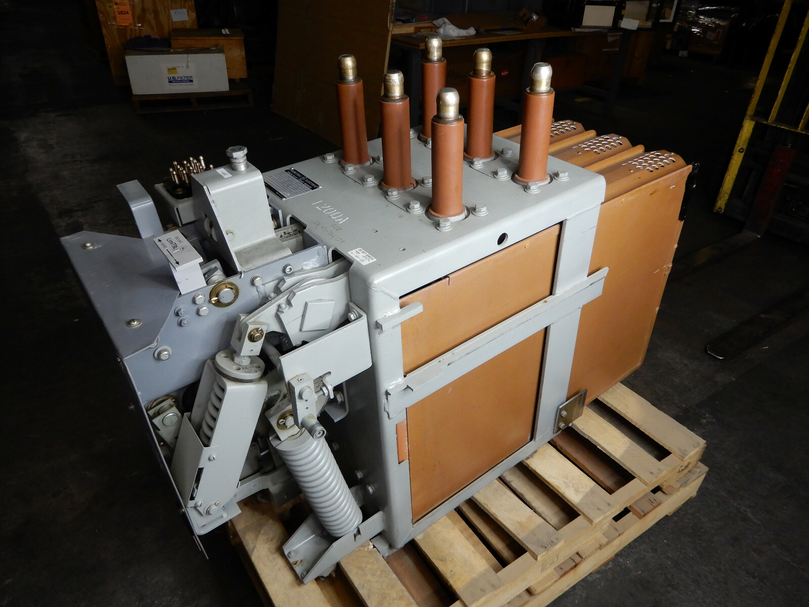 アレクサンダー・チェン　グランドキャニオン　1000ピース　fe-24 GE AM-4.16-250-8HB MAGNEBLAST CIRCUIT BREAKER / 1200 AMP