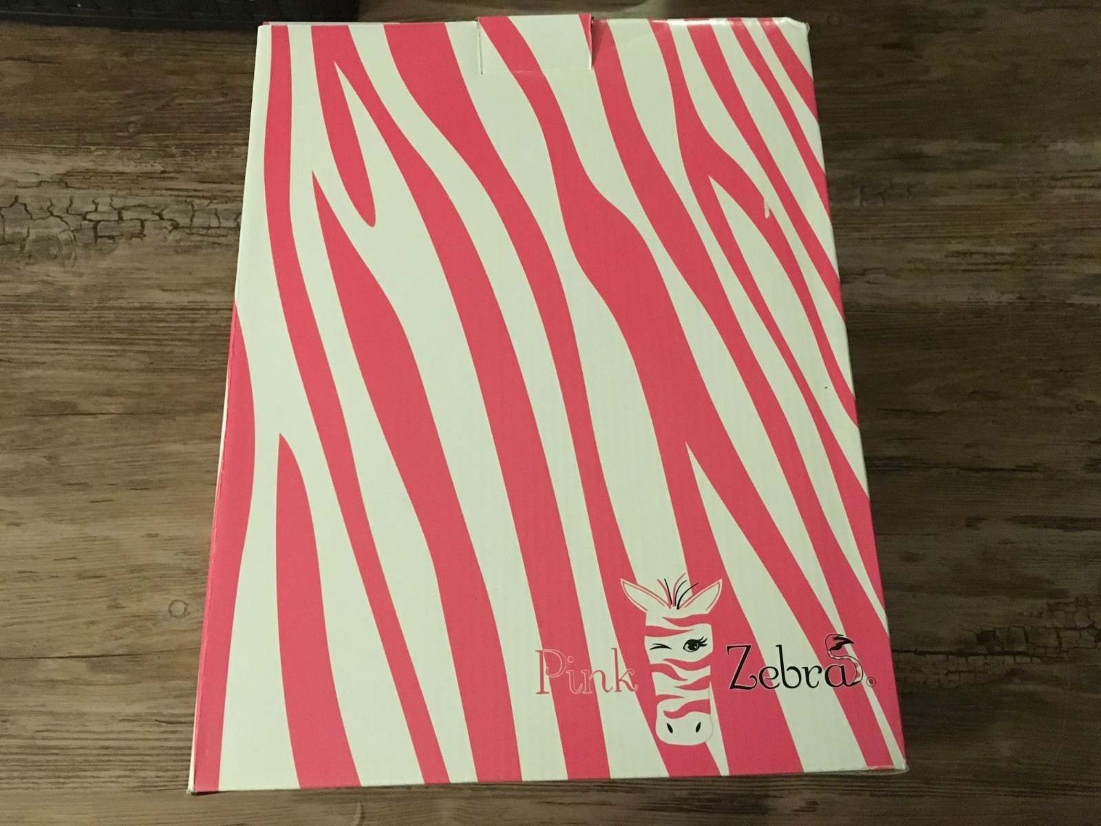 Pink Zebra Cleo Cat Accent Shade NEW IN BOX