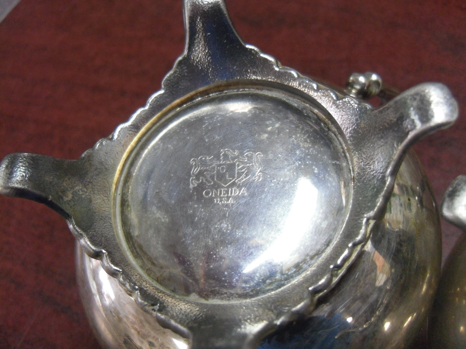 ONEIDA Sugar and Creamer - vintage