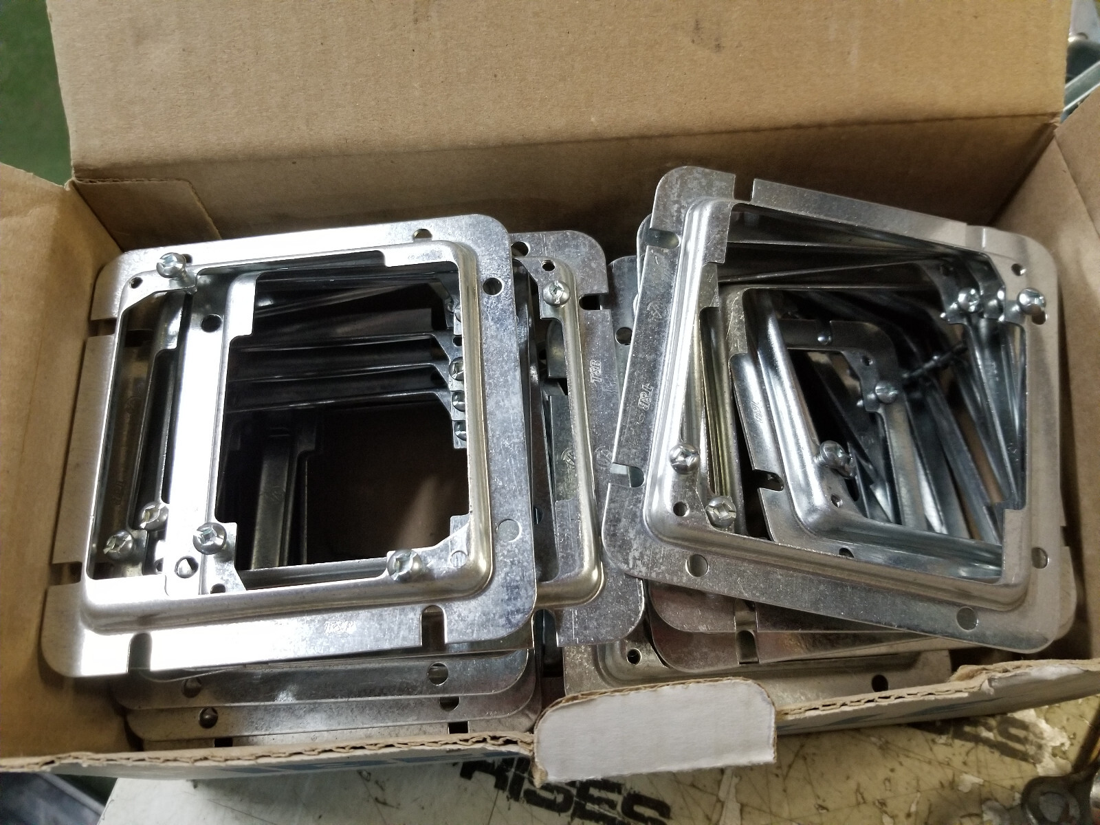 BOX OF 20PC - Iberville CI72-A-52 Box Adapter, Steel - Picture 2 of 2
