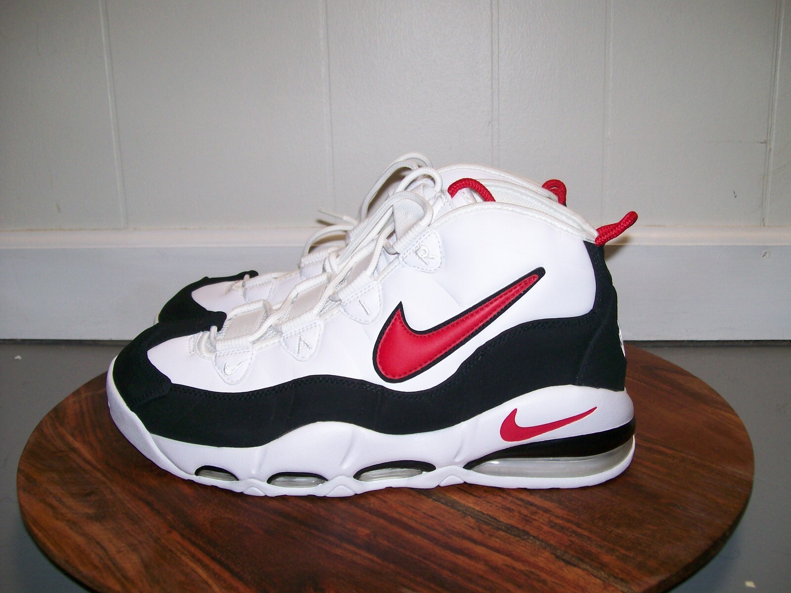 nike air max uptempo 95 white red black