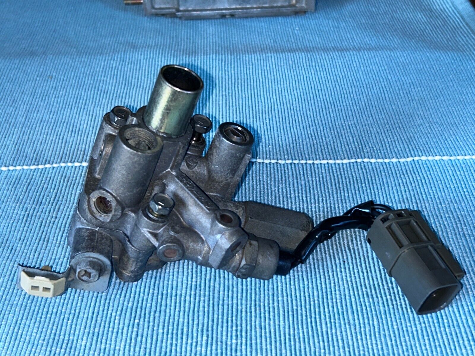 84-89 Nissan 300ZX VG30 Idle Air Control IAA Unit 16250 84-89 Nissan 300ZX VG30 Idle Air Control IAA Unit 16250