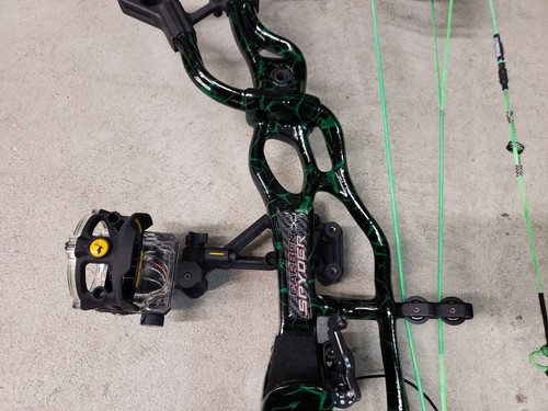 HOYT - CARBON SPYDER CUSTOM - HYDRO-DIPPED COMPOUND BOW ARCHERY HUNTING GEAR